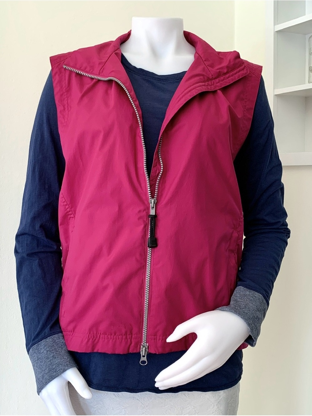 vintage dark pink and black running vest by Moving Comfort